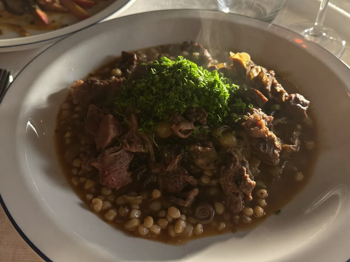 Гречка с мясом и грибами на сковороде