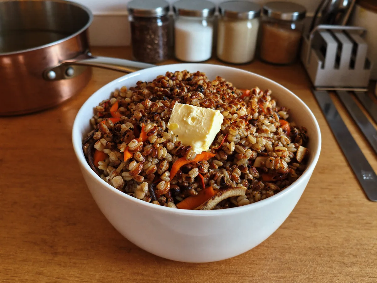 Гречневая каша с грибами и луком