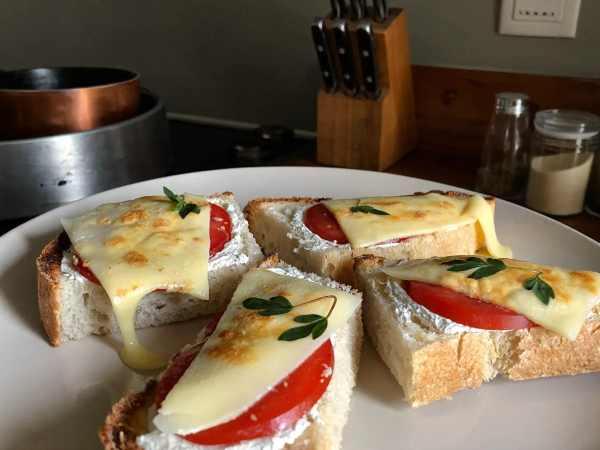 Гренки с сыром в духовке