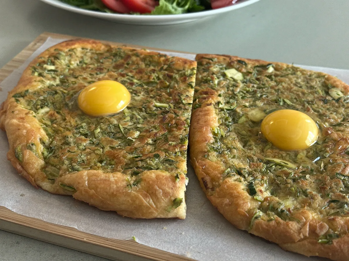 Хачапури из кабачков с сыром на сковороде