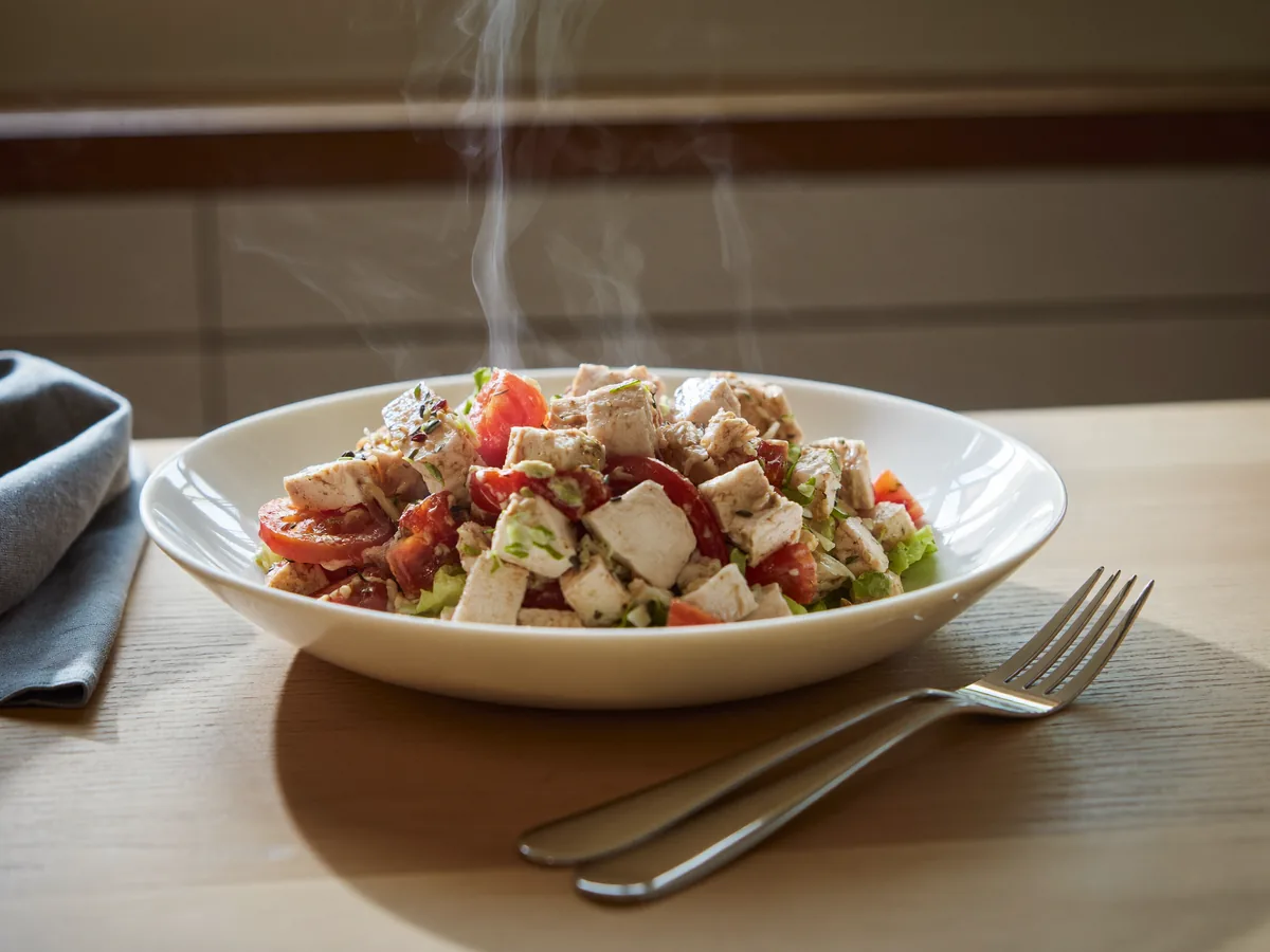 Итальянский салат с куриной грудкой