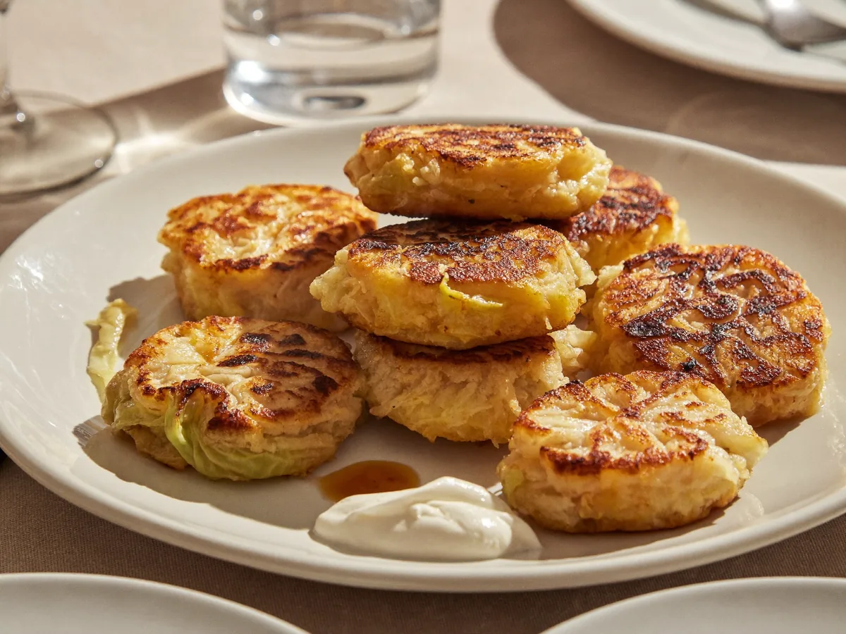 Капустные котлеты с яйцами