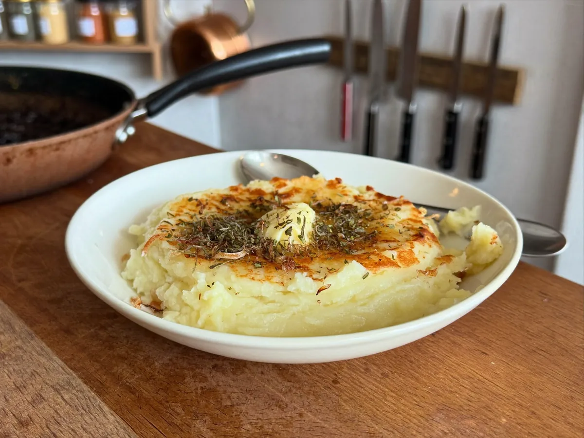 Картофельное пюре с колбасой