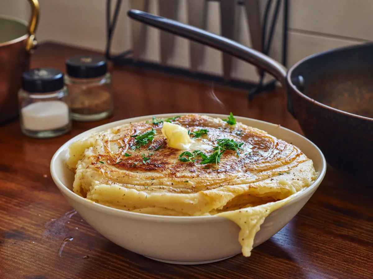 Картофельное пюре с жареными шампиньонами