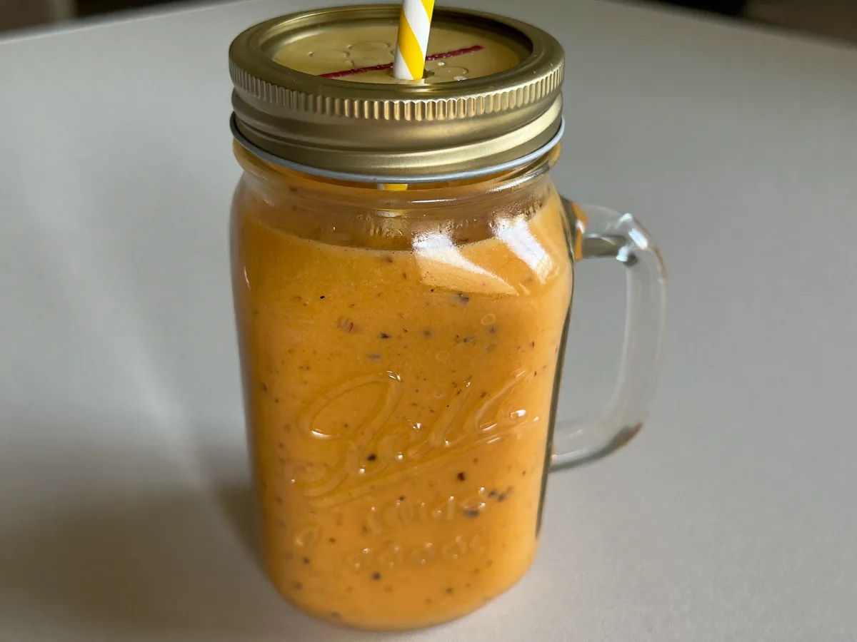 Коктейль из манго и йогурта