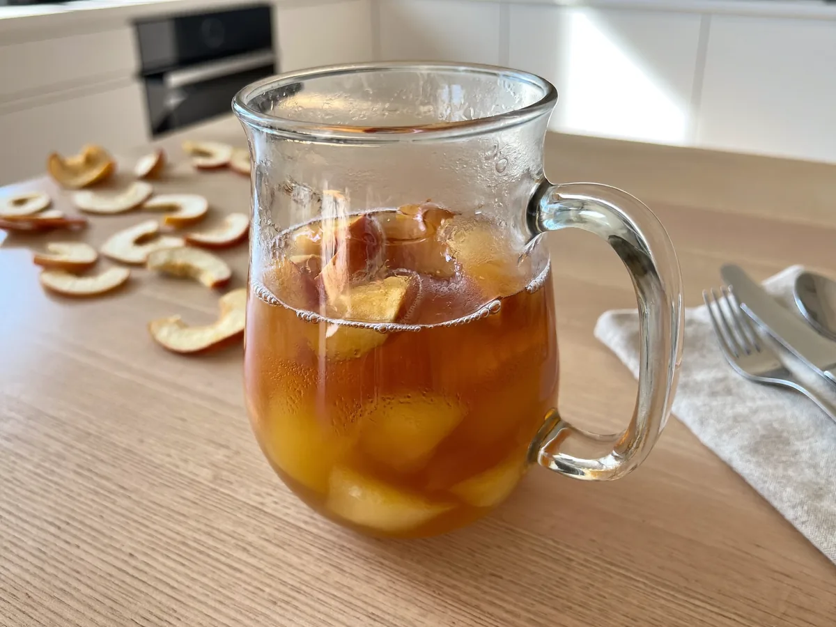 Компот из фейхоа и яблок