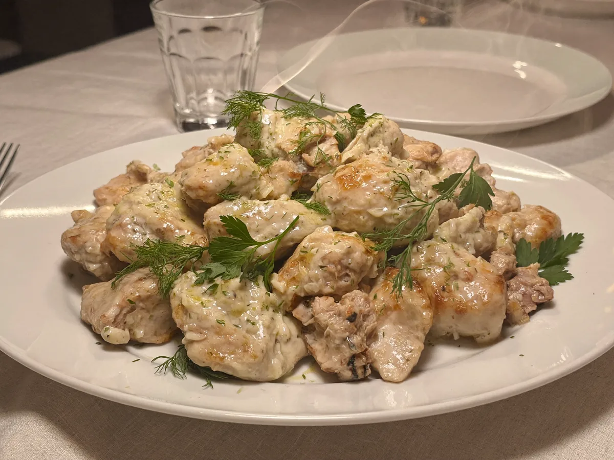 Курица в майонезе с чесноком