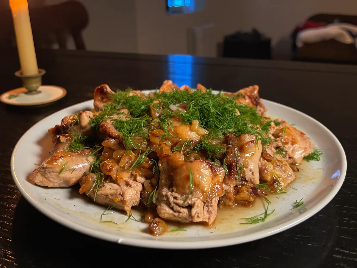 Куриная печень с грецкими орехами