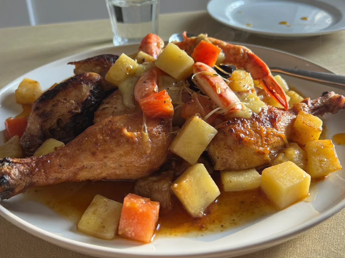 Куриное филе с крабовыми палочками (в духовке)