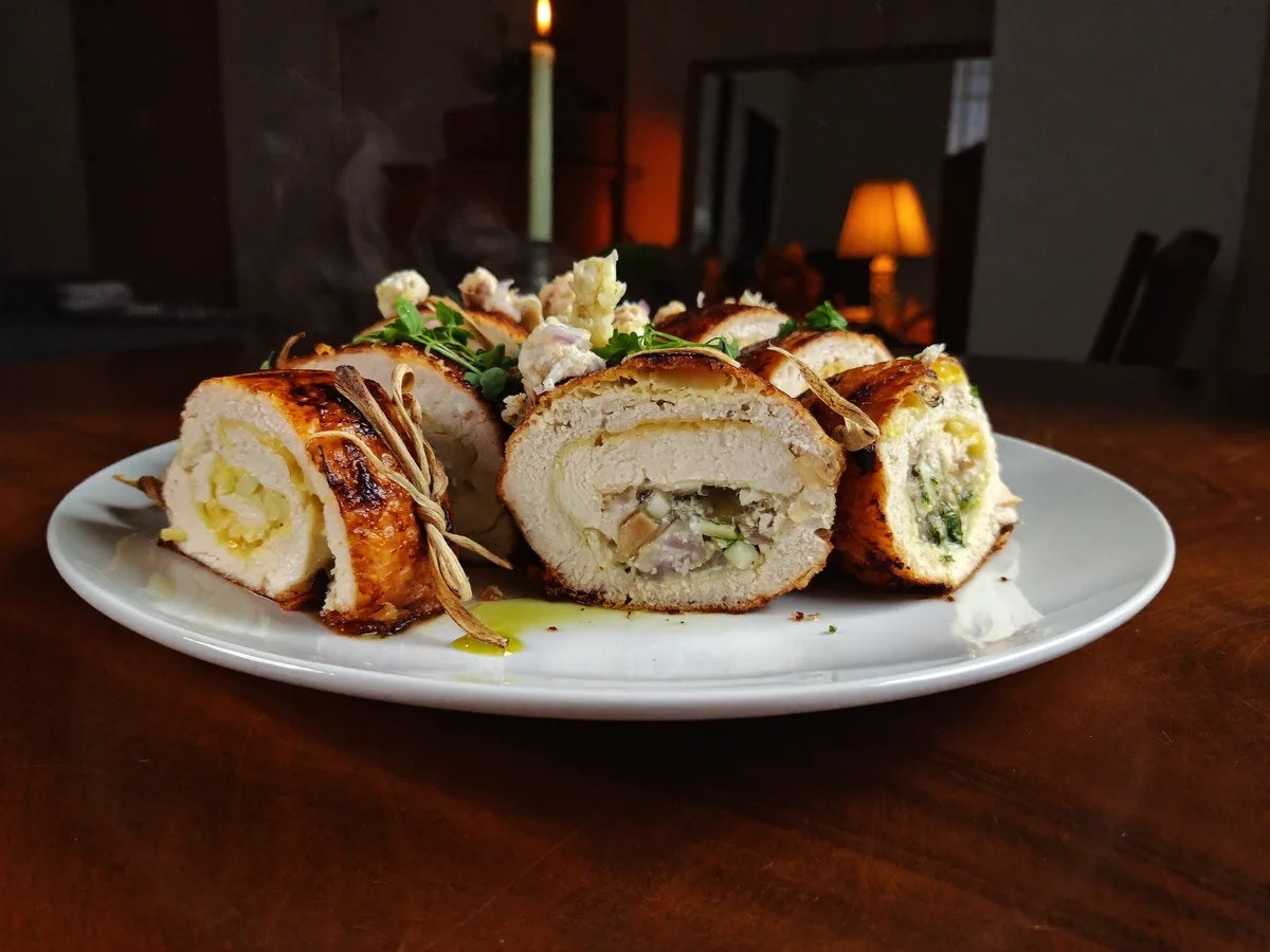 Куриные рулетики с грибами и сыром