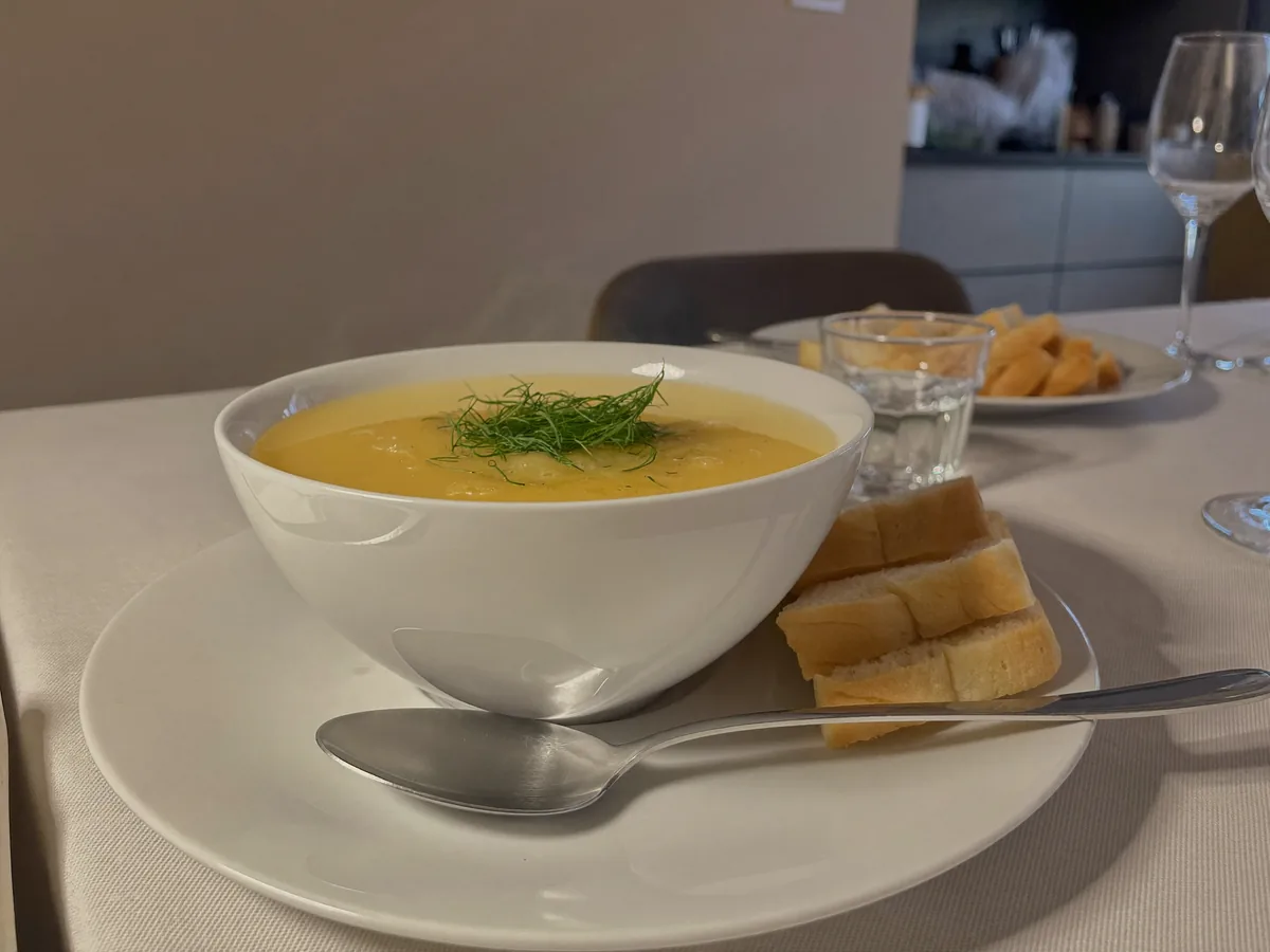 Куриный бульон с сельдереем