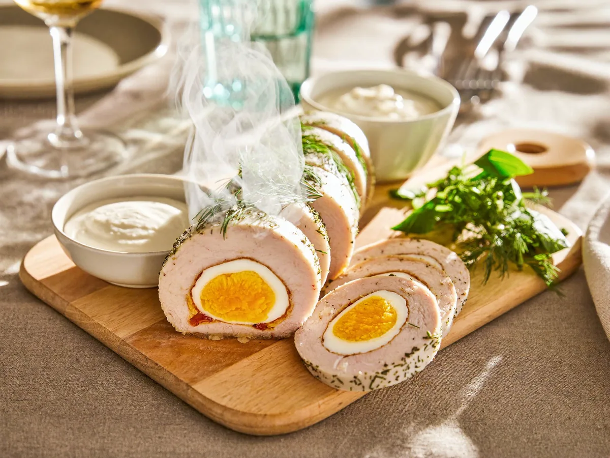 Куриный рулет с яйцом по Дюкану