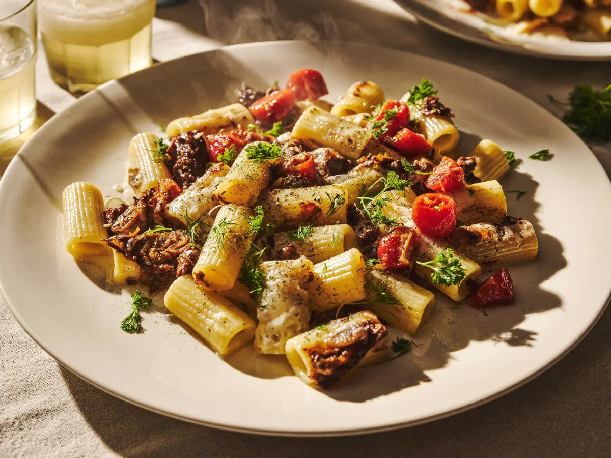Макароны с помидорами и сыром в духовке
