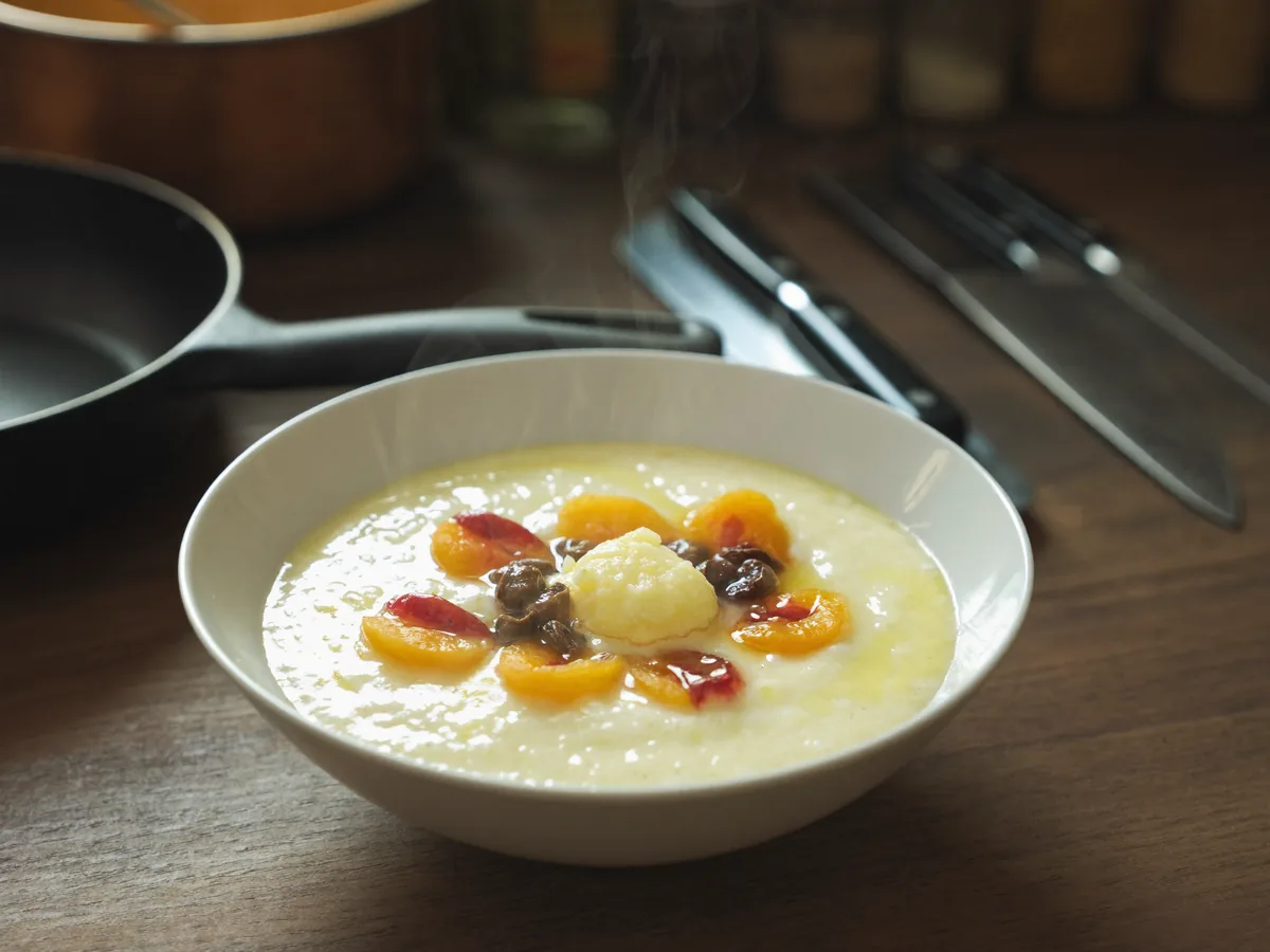Манная каша с курагой