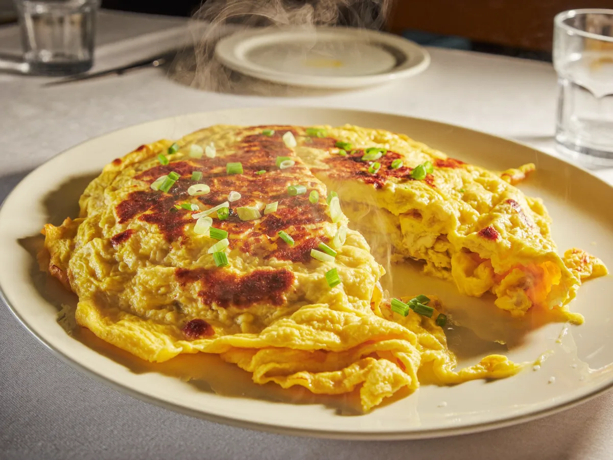 Мясо в омлете