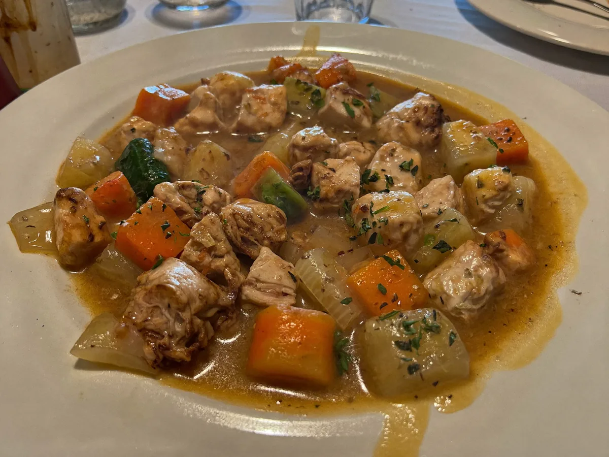 Овощное рагу с курицей в духовке