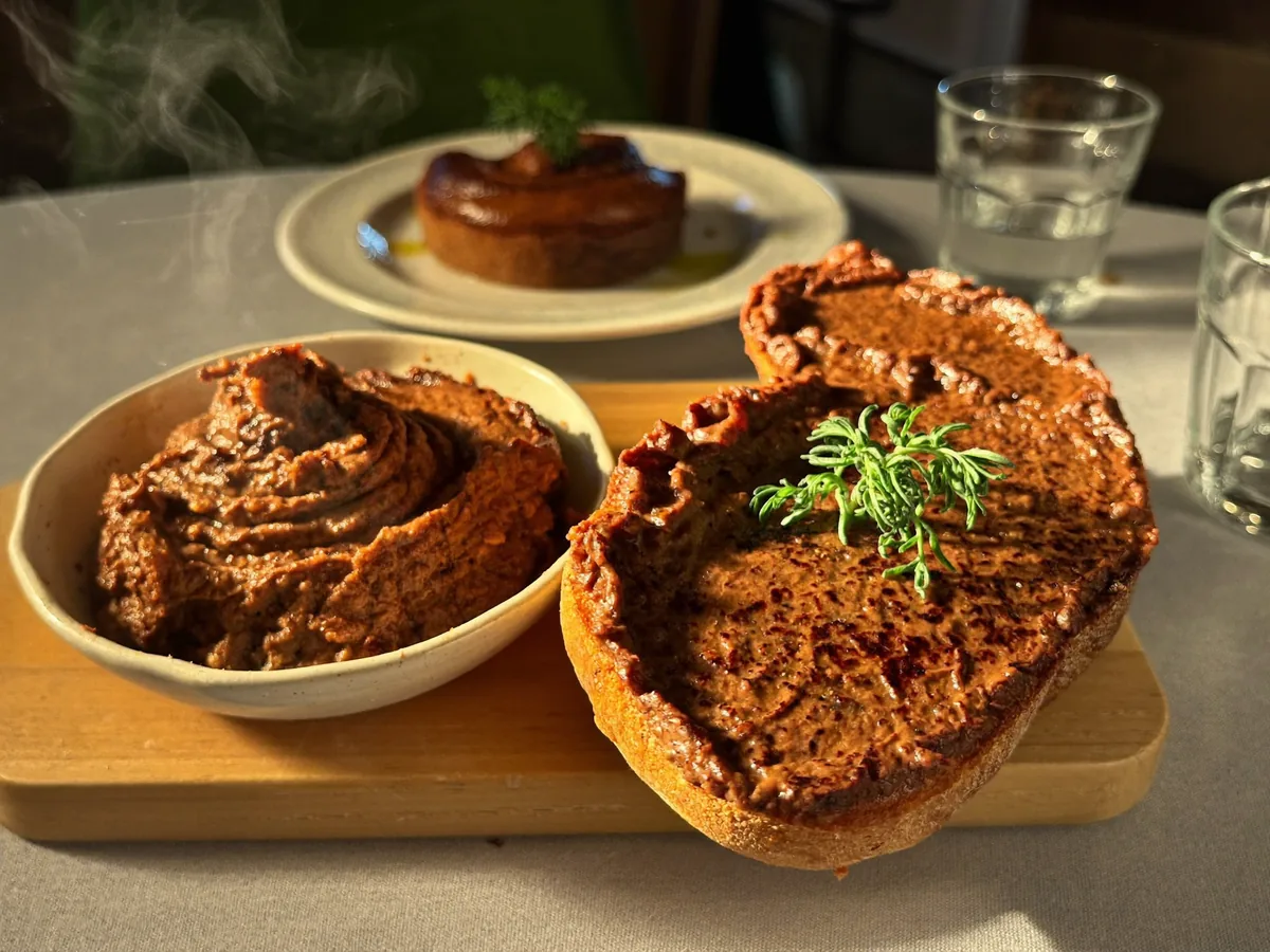 Паштет из яиц с орехами