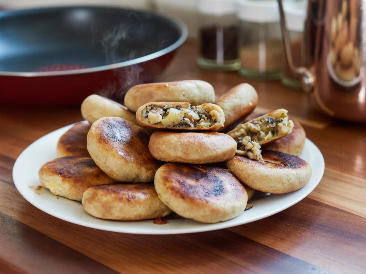 Постные пирожки с картошкой и грибами