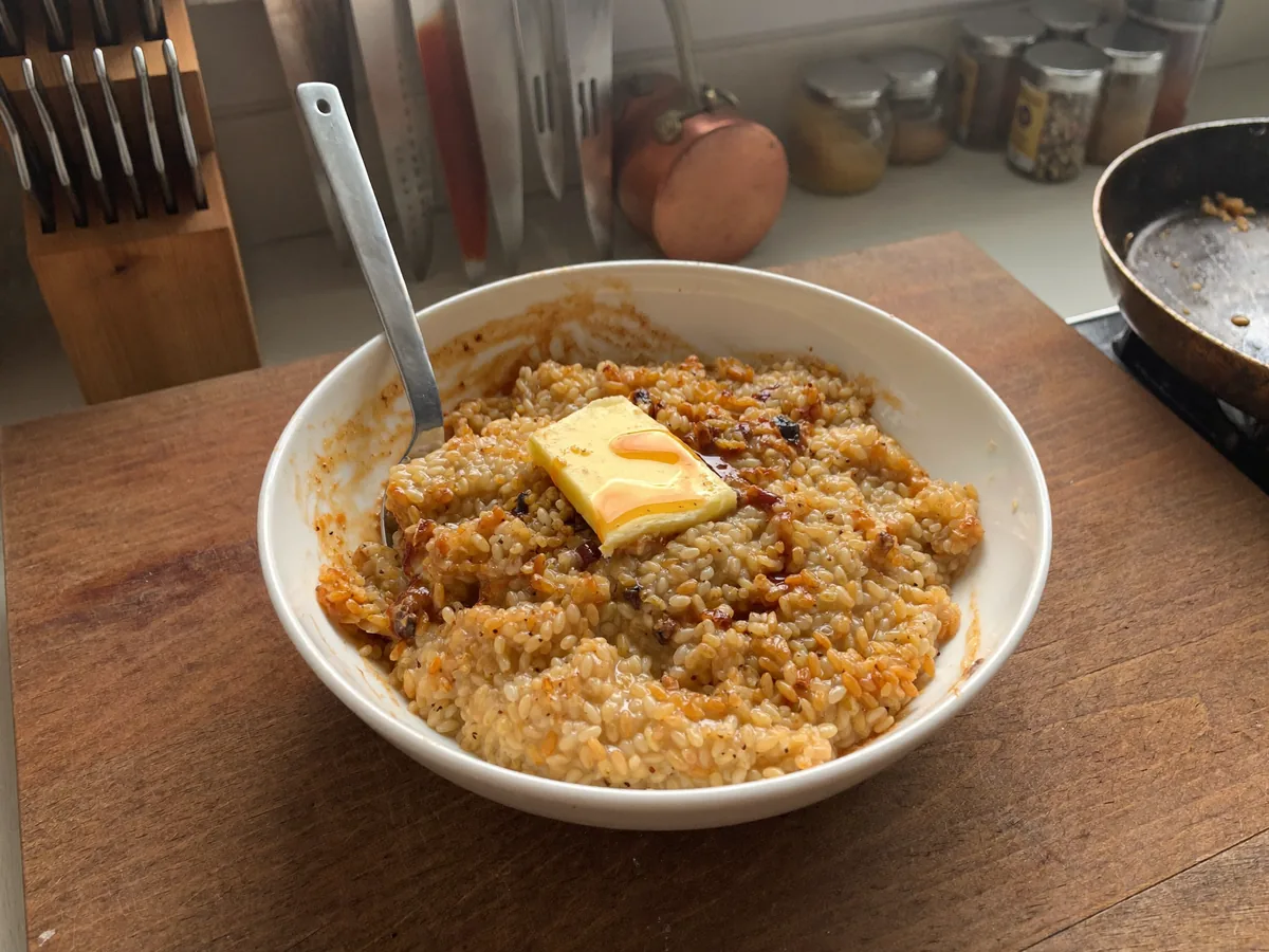 Пшеничная каша с луком