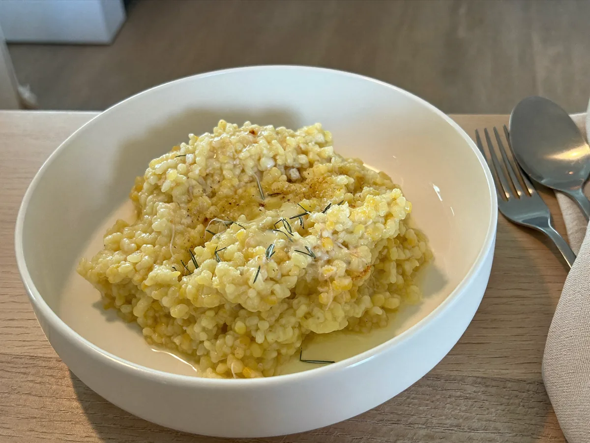 Пшенная каша с сыром и яйцом