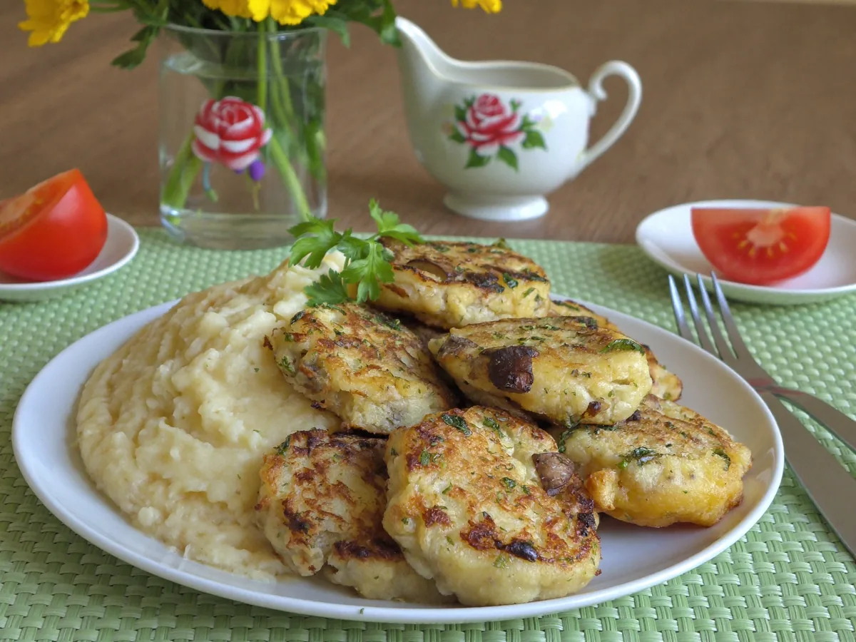 Рубленые курино-грибные котлеты