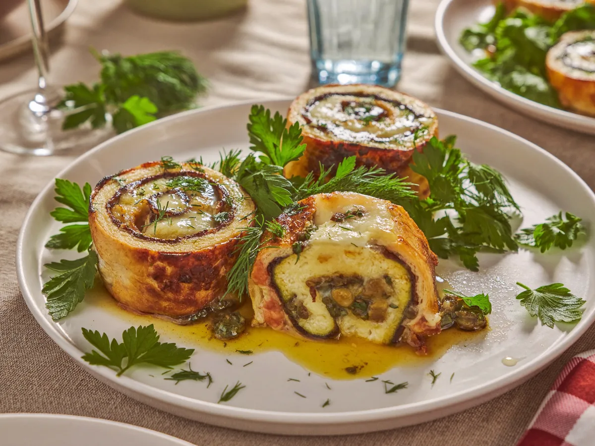 Рулетики из баклажанов с брынзой и чесноком