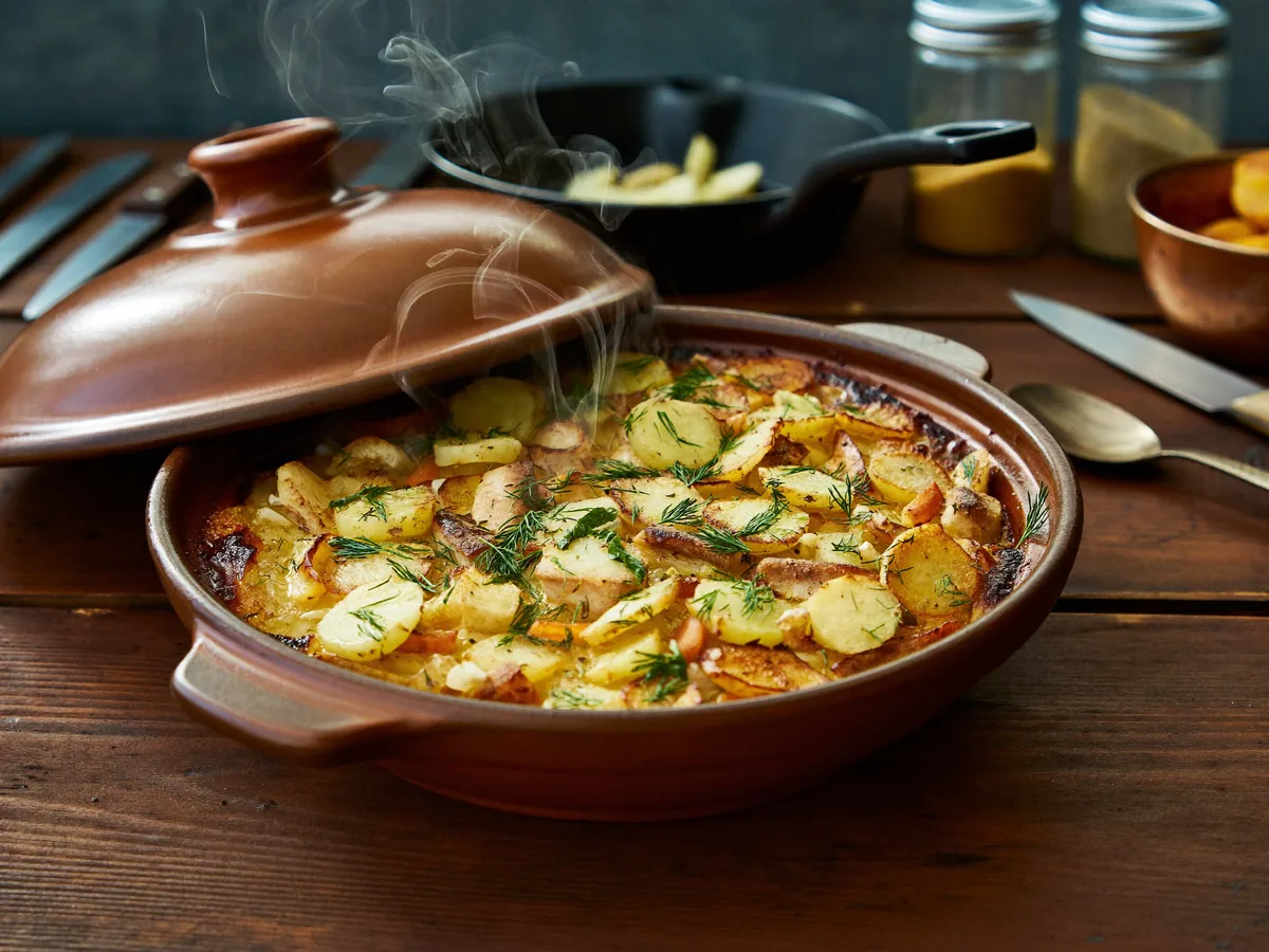 Рыба в горшочках с овощами