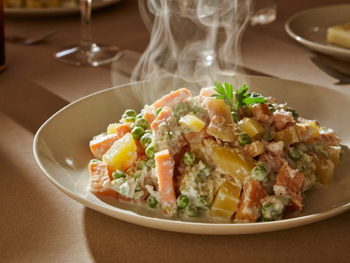 Салат из редьки и моркови с майонезом
