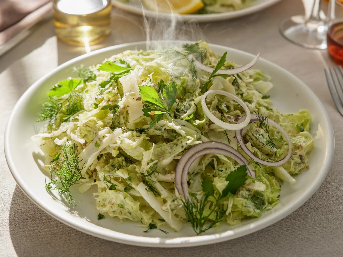 Салат капуста с уксусом и маслом