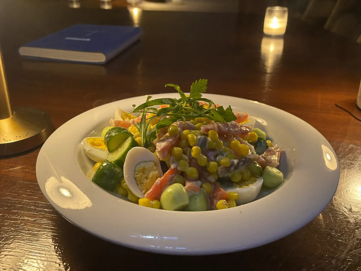 Салат крабовые палочки кукуруза огурец