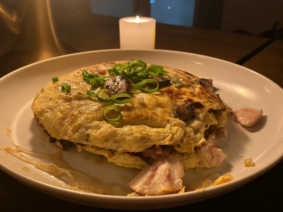 Салат "Рваная курица" с омлетом