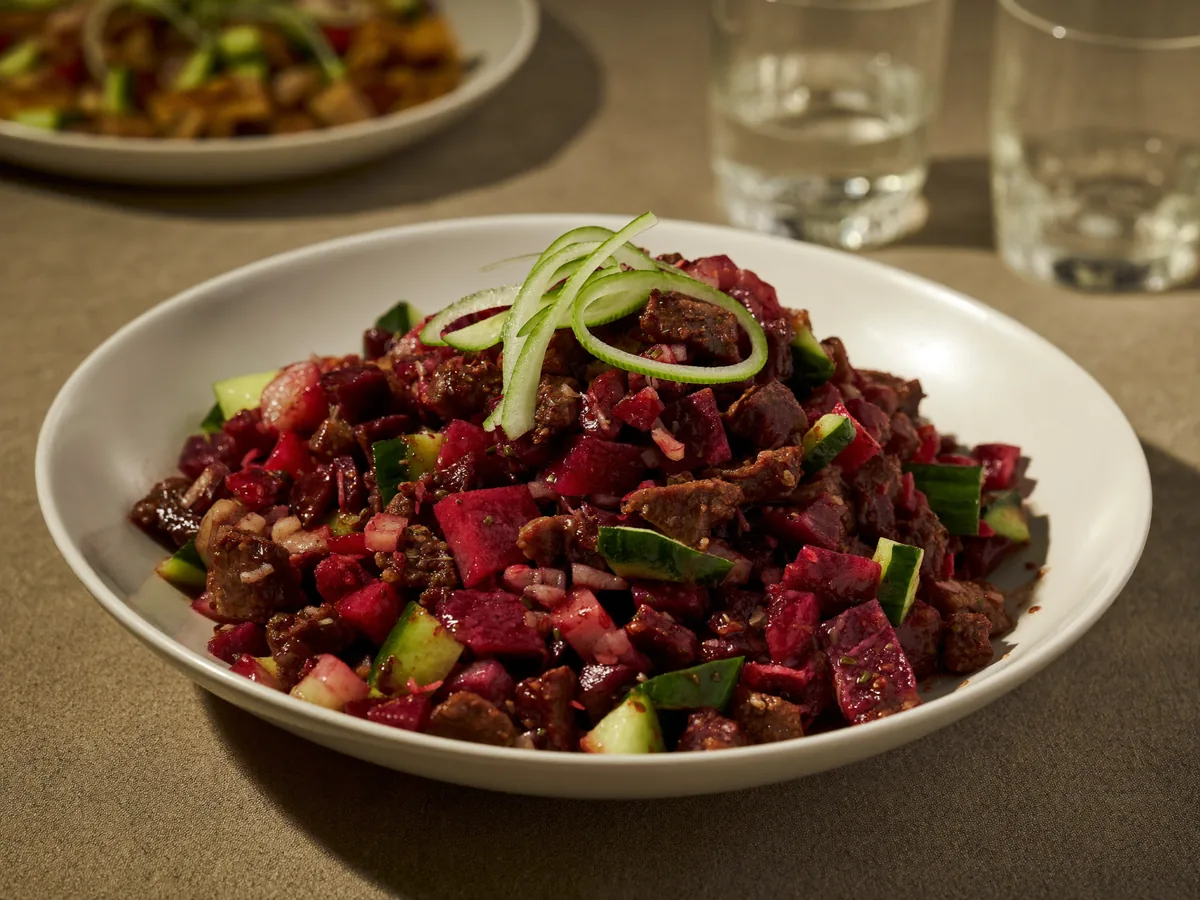 Салат с говядиной и свеклой