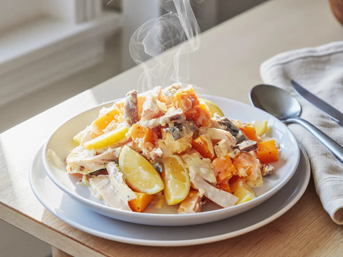 Салат с грушей и курицей