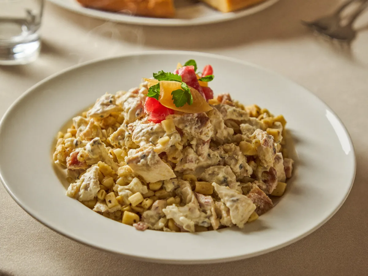 Салат с курицей и кедровыми орешками
