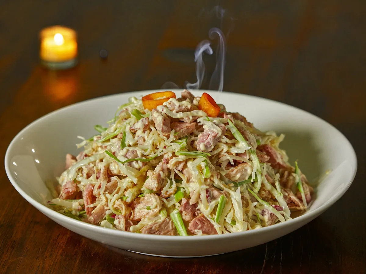 Салат с курицей, капустой и болгарским перцем