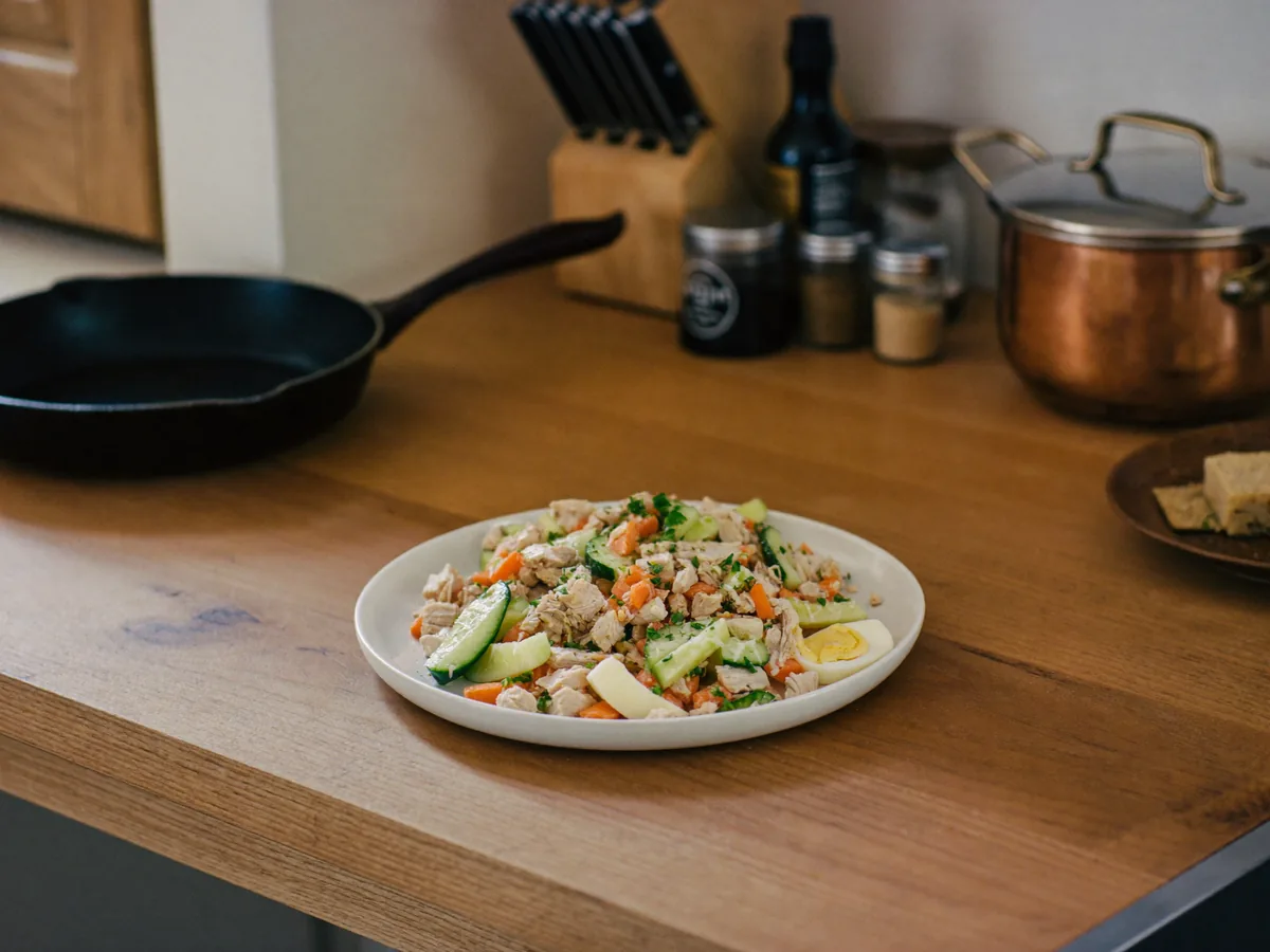 Салат с куриной грудкой и корейской морковью