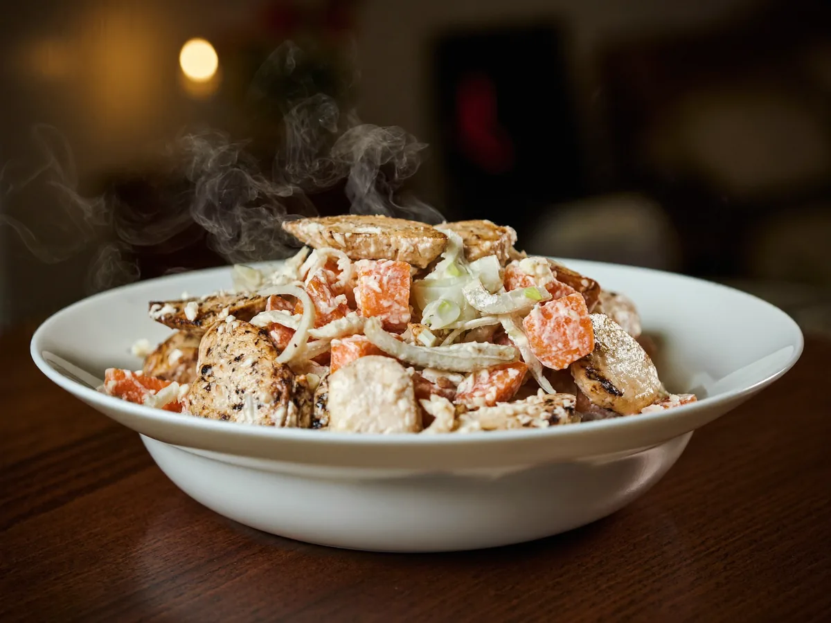 Салат с сердечками, морковью и луком
