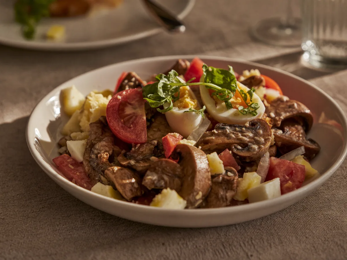 Салат с шампиньонами и сыром