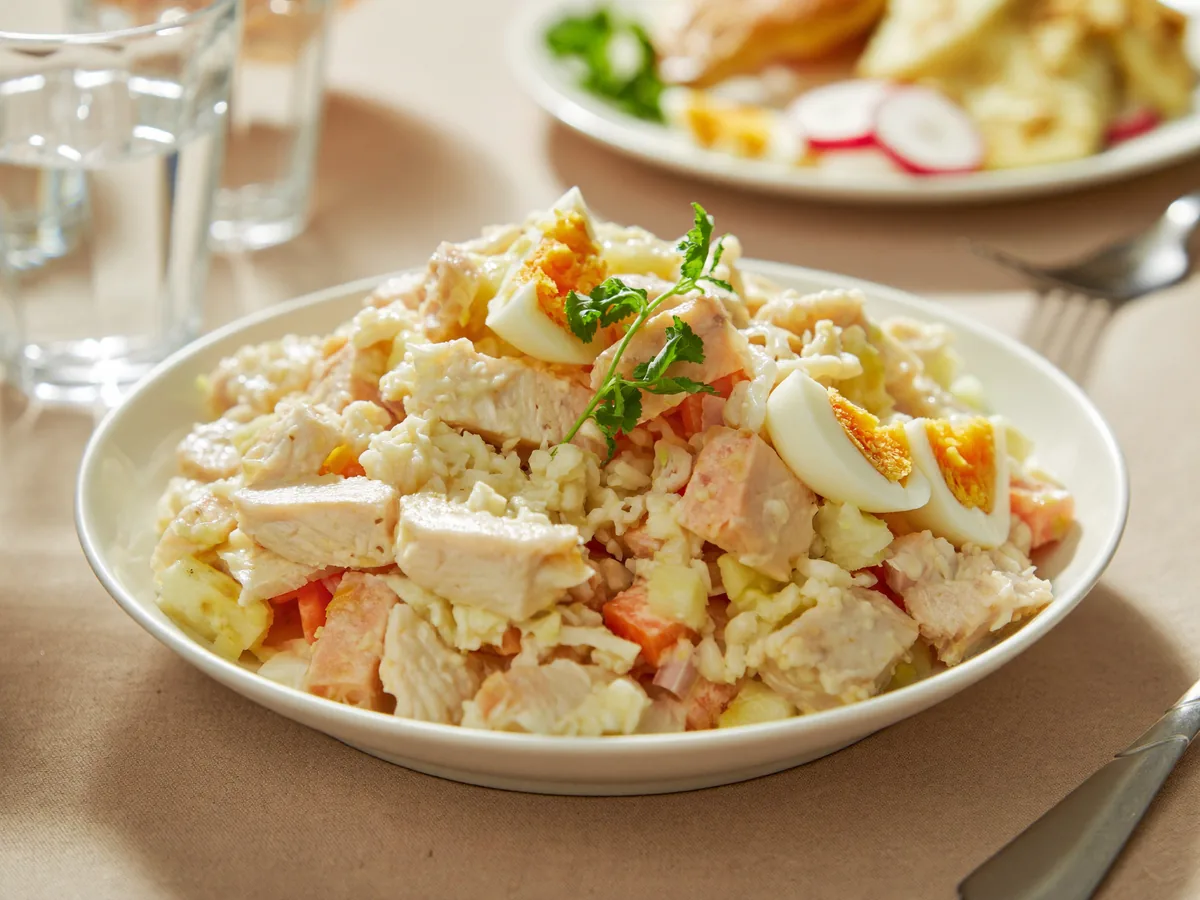 Салат с треской и овощами