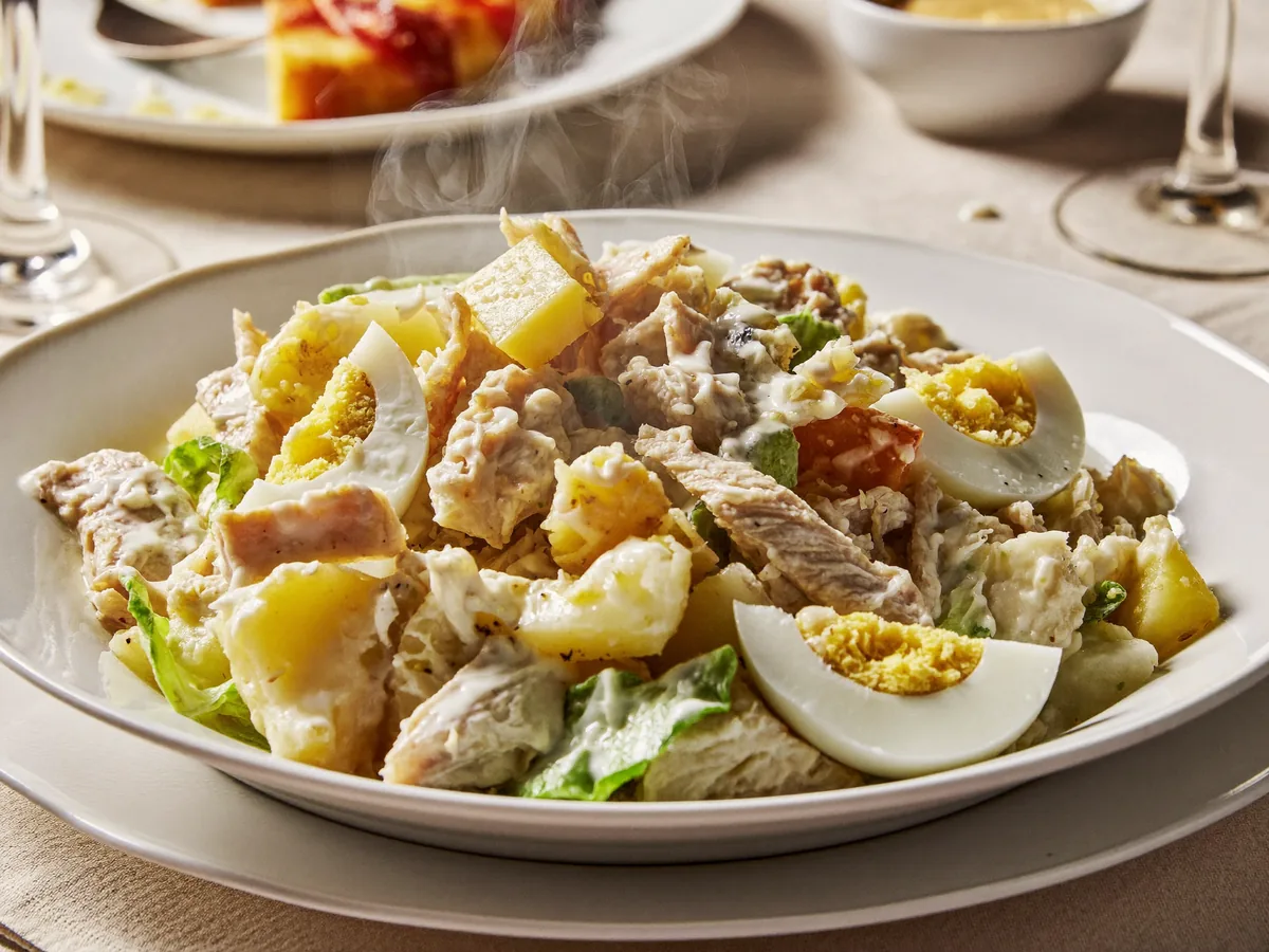 Салат Сугроб с курицей, картофелем и болгарским перцем