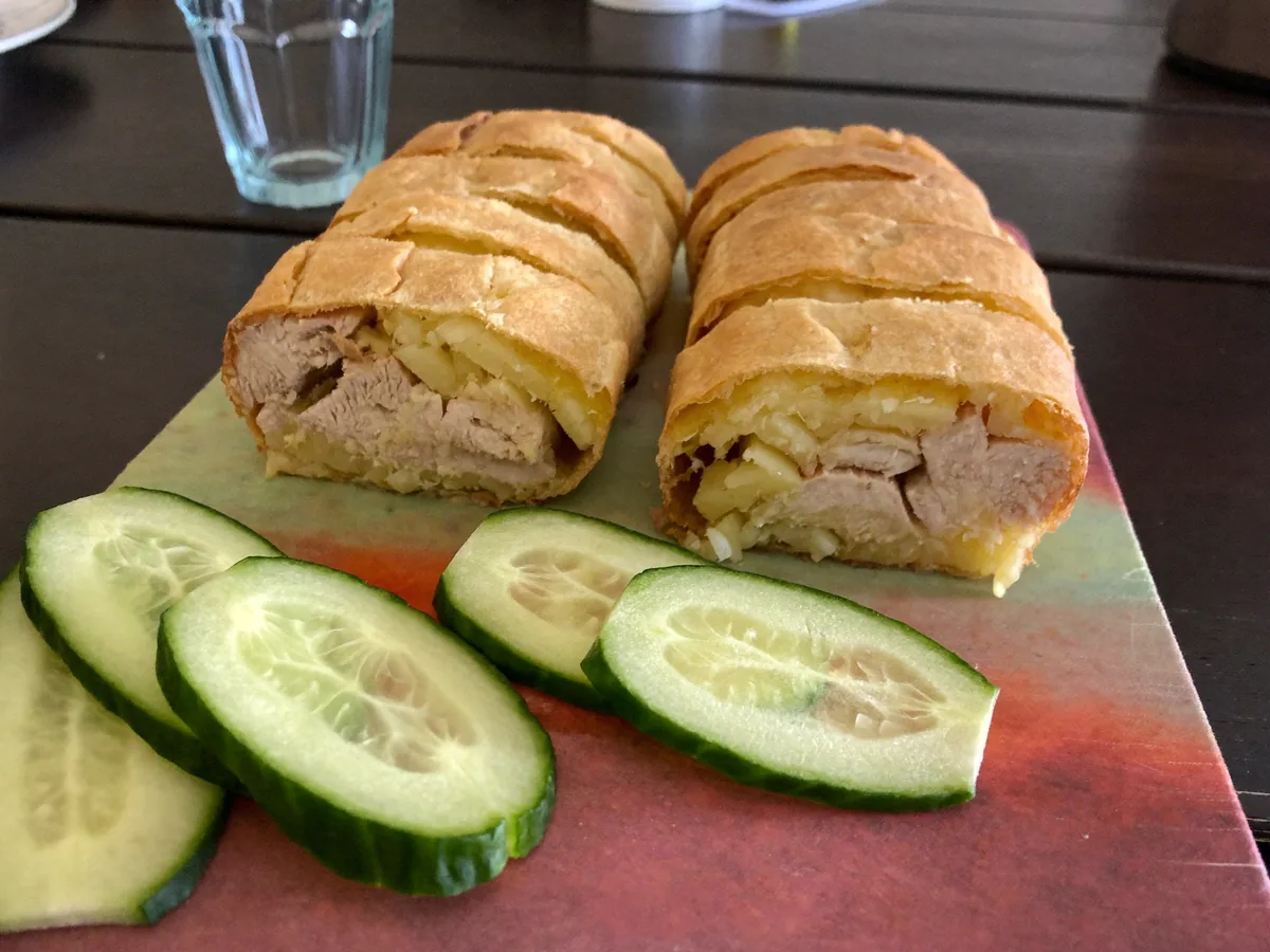 Штрудель с курицей и картошкой