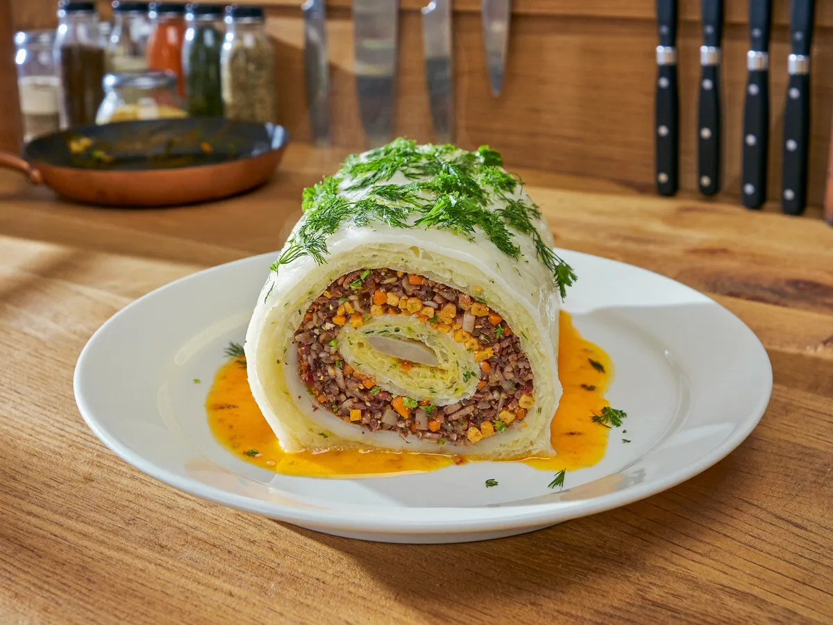 Штрудель с мясом и капустой