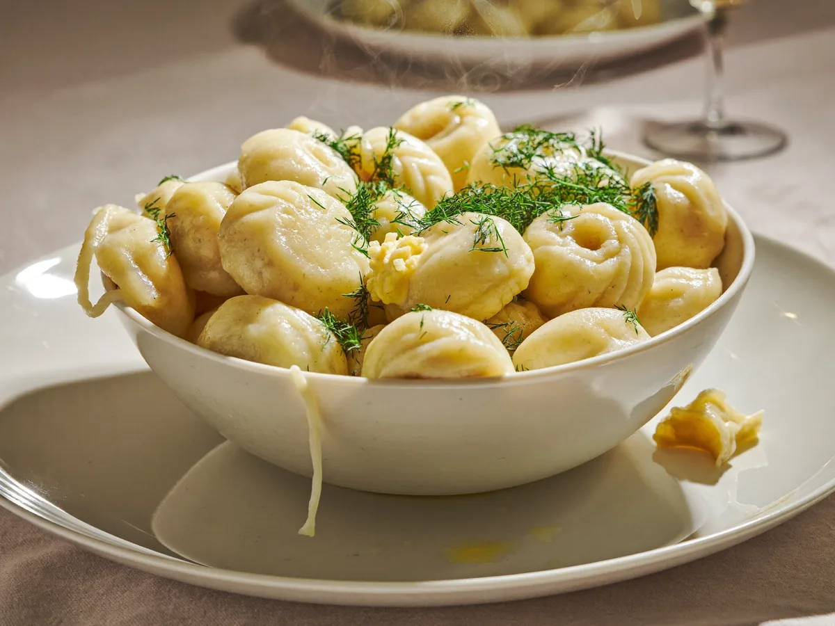 Сибирские пельмени со шпинатом и мясным фаршем