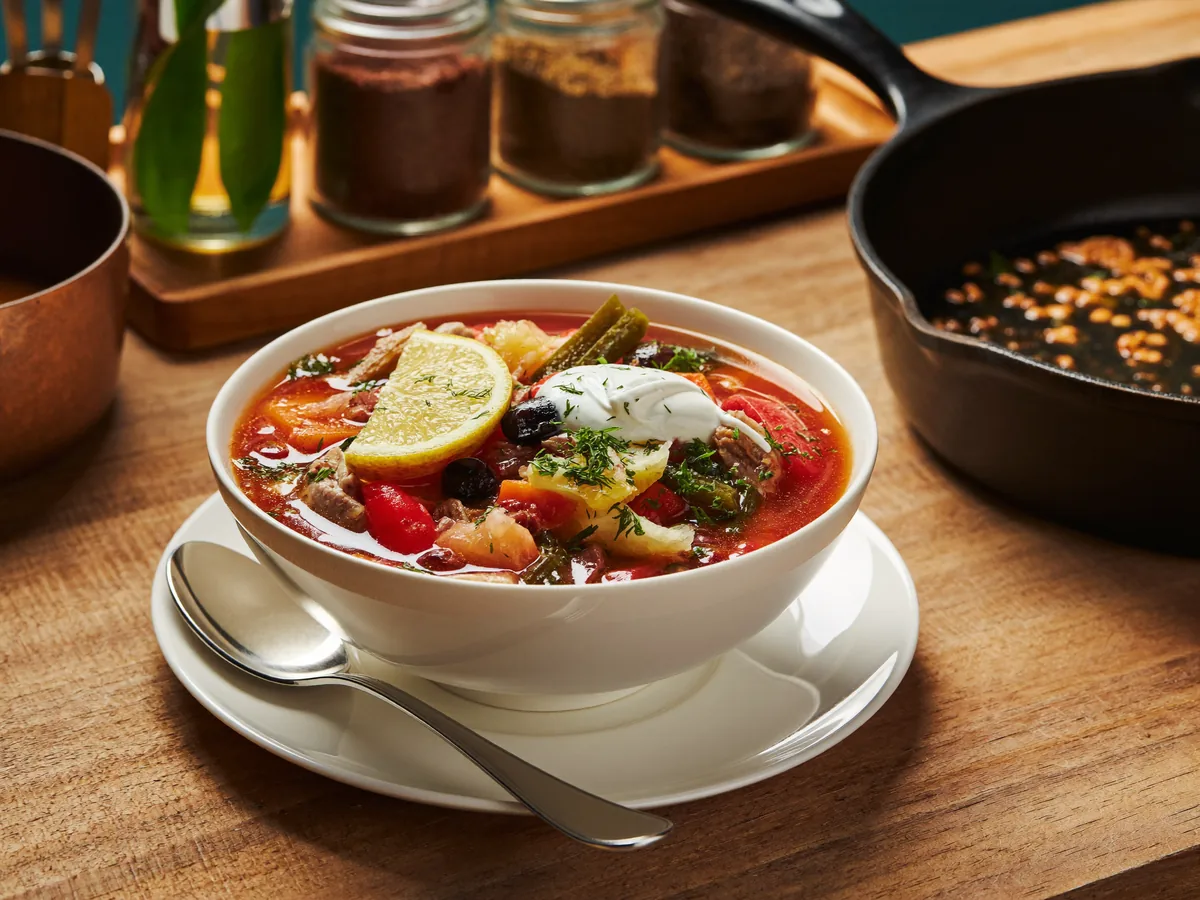 Солянка с грибами и курицей
