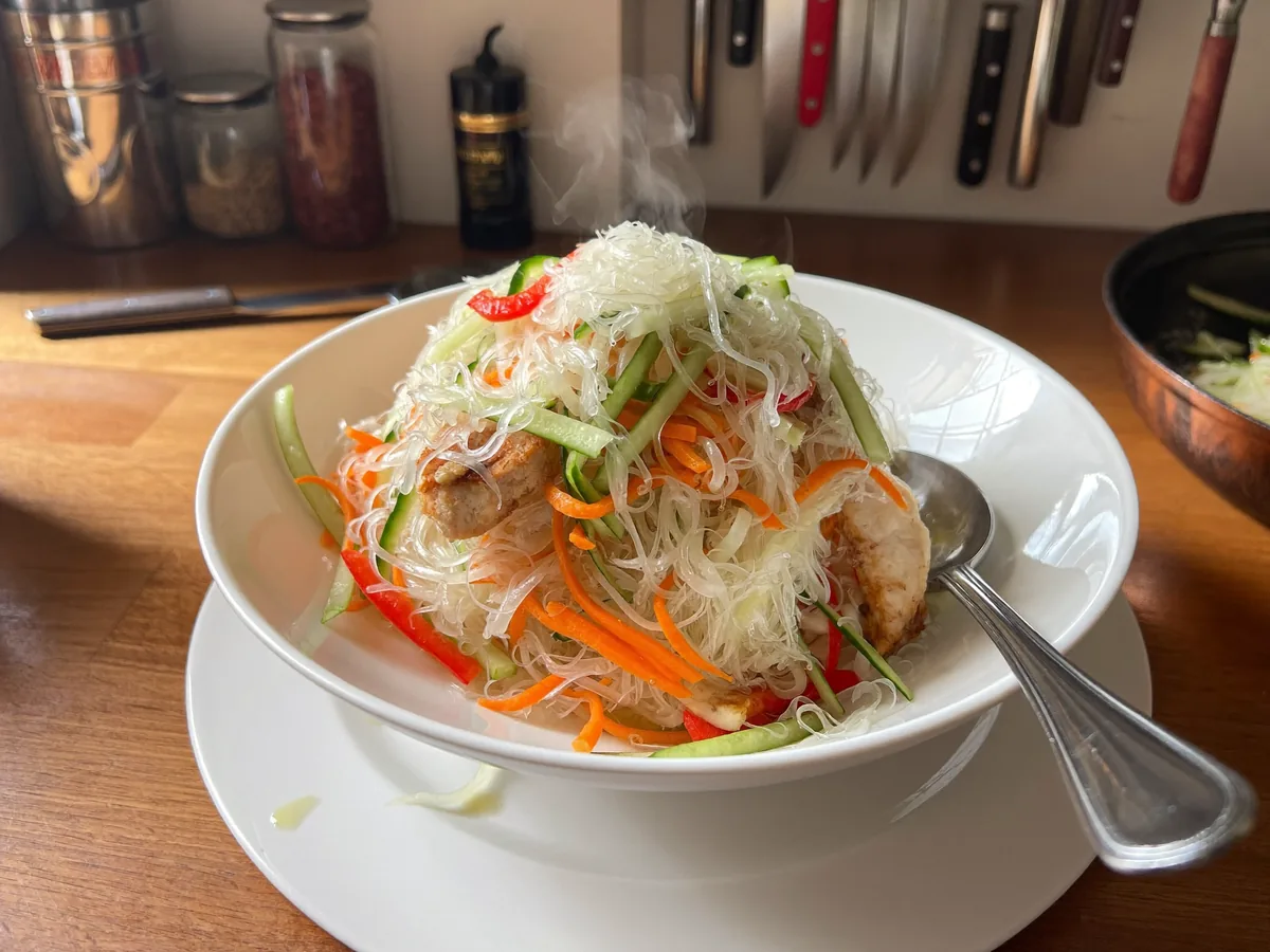 Суп с фунчозой и курицей
