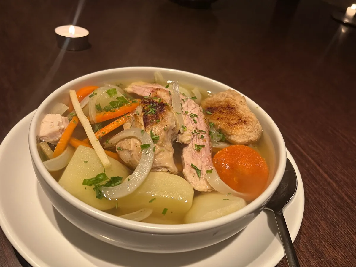 Томатный суп с курицей