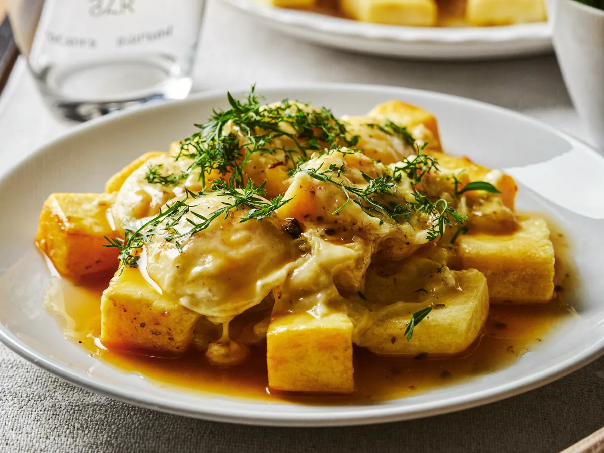 Торт медовик классический со сгущенкой и маслом