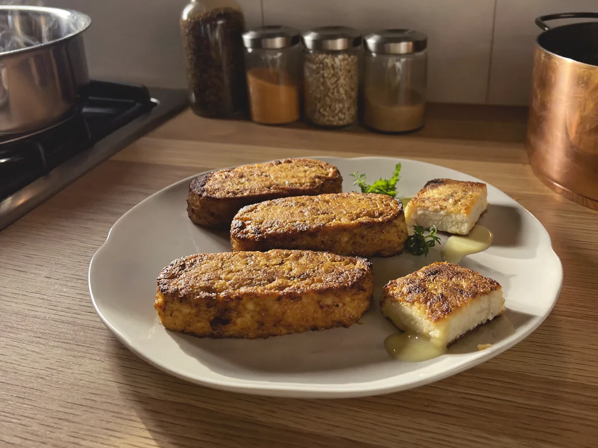 Вкусные сливочные котлеты из куриного филе с белым хлебом