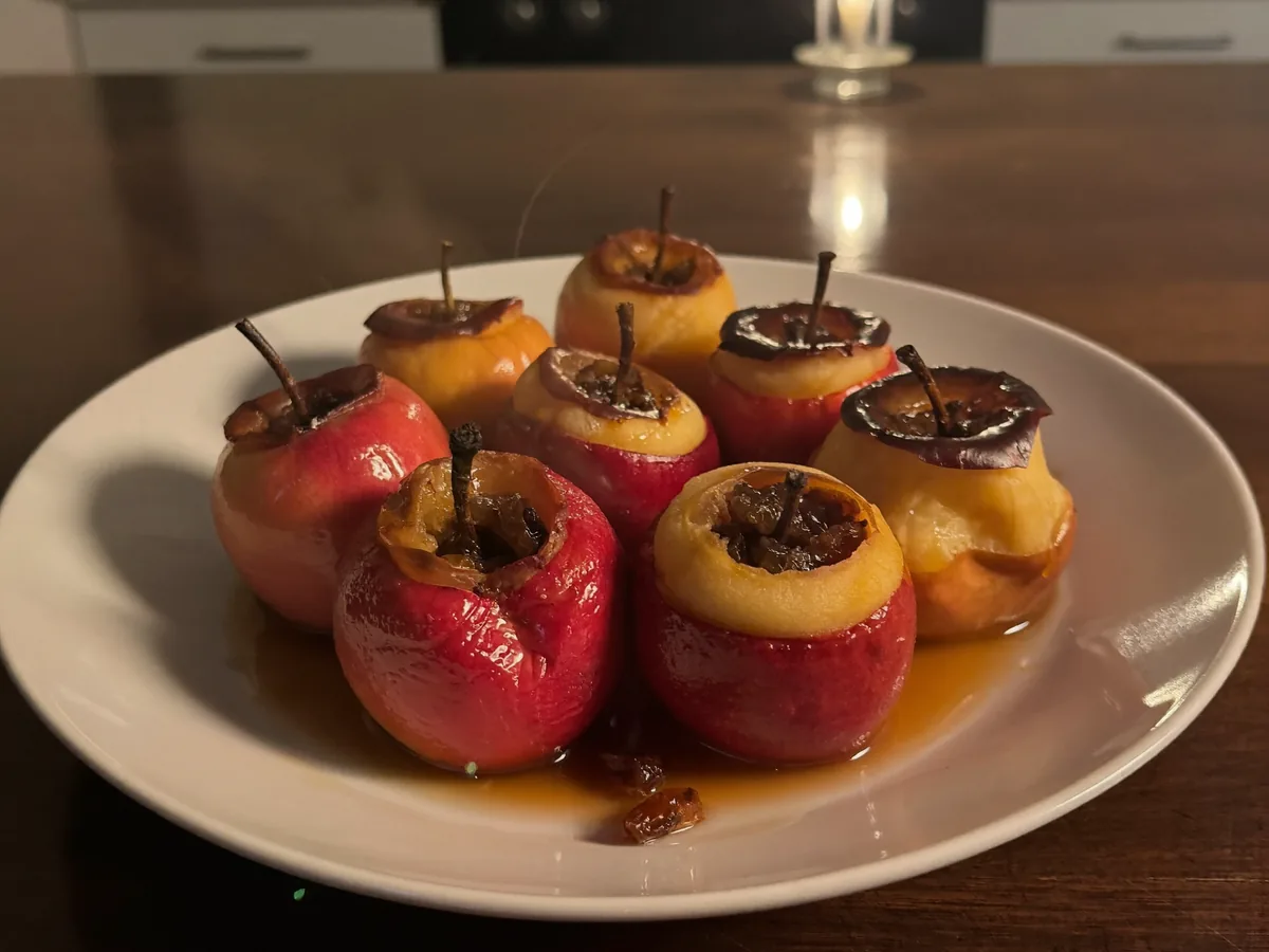 Яблоки печеные с медом в духовке