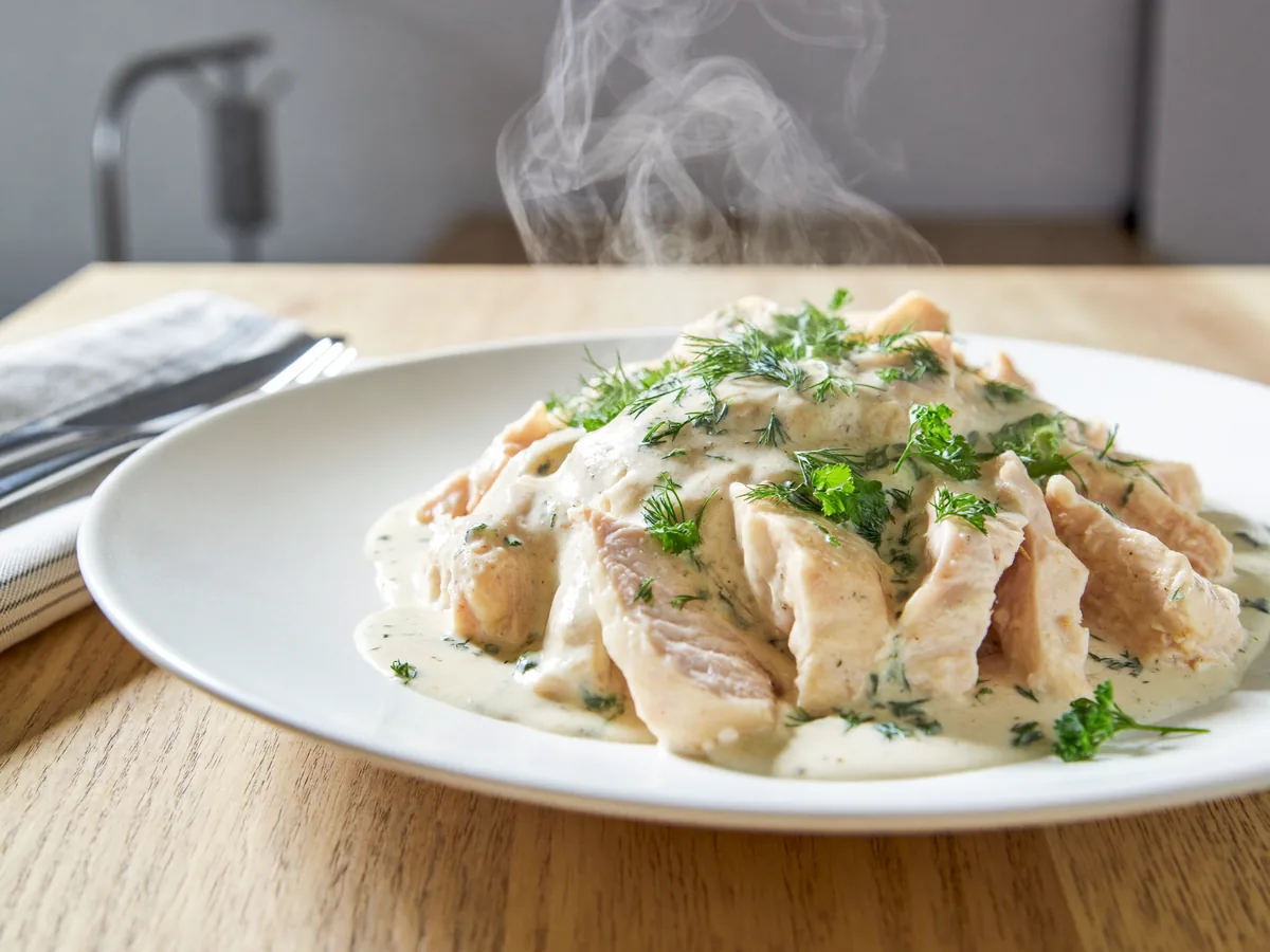 Заварная куриная грудка в молоке